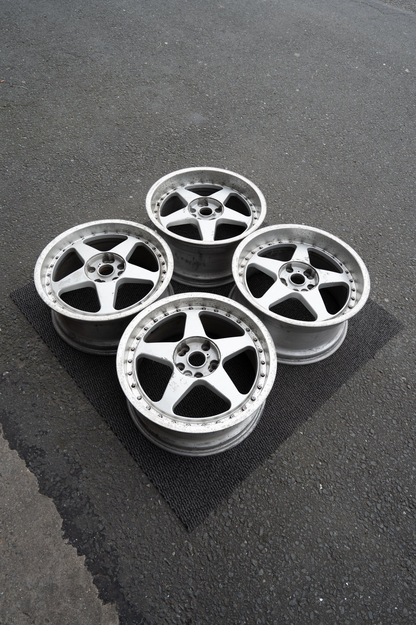 RAYS VESTA KAHN 5 - JDM Distro - Buy JDM Wheels, Engines and Parts