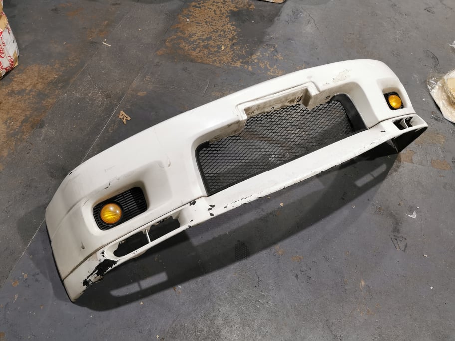 NISSAN SKYLINE GTR BCNR33 OEM PLASTIC FRONT BUMPER &amp; SPLITTER &amp; FOG LIGHTS