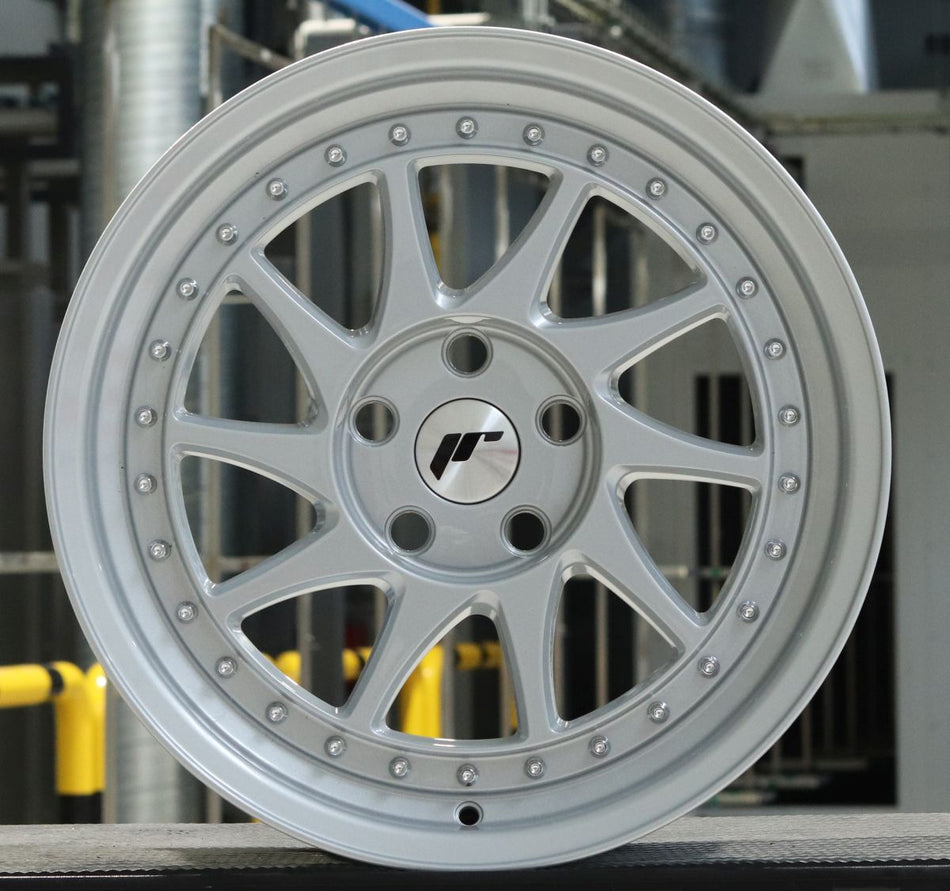 Japan Racing JR Wheels Showroom 17x8 ET  Silver