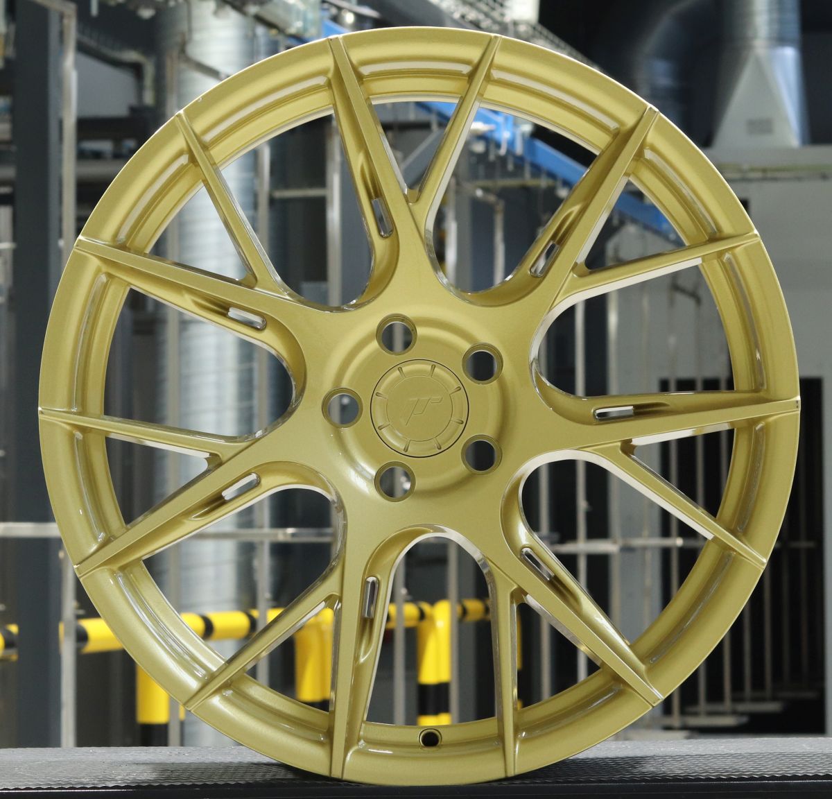 Japan Racing JR Wheels Showroom 19x9.5 ET  Gold