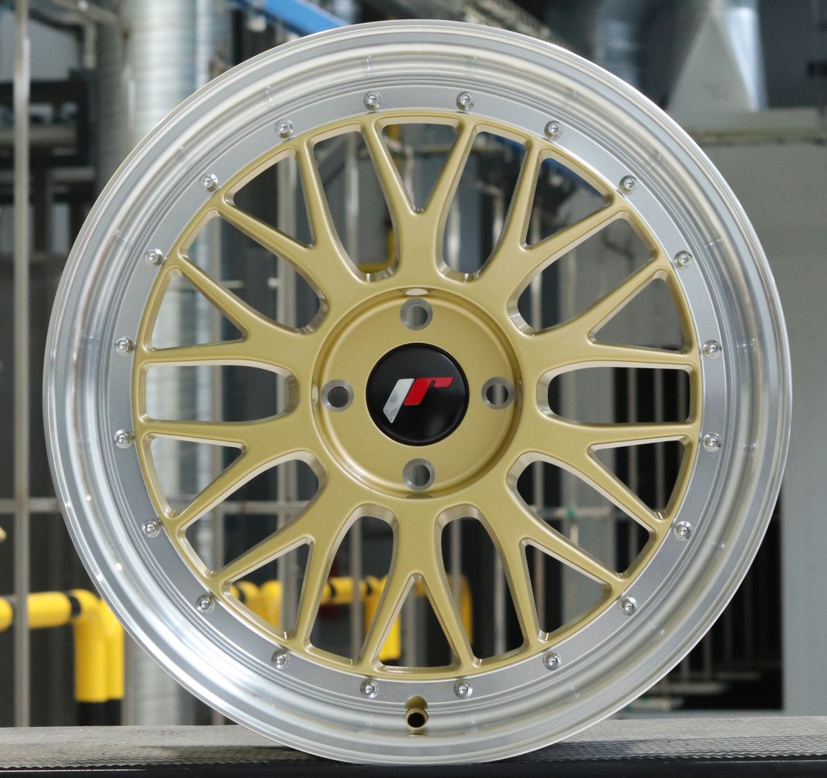 Japan Racing JR Wheels Showroom 18x8 ET  Gold