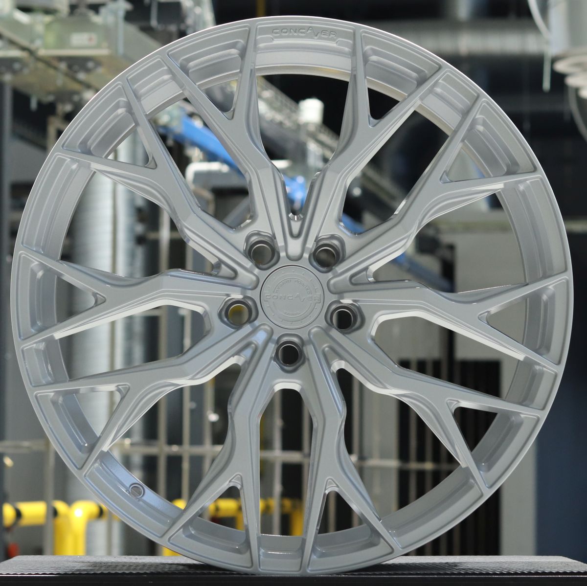 Japan Racing JR Wheels Showroom 22x9 ET  Silver