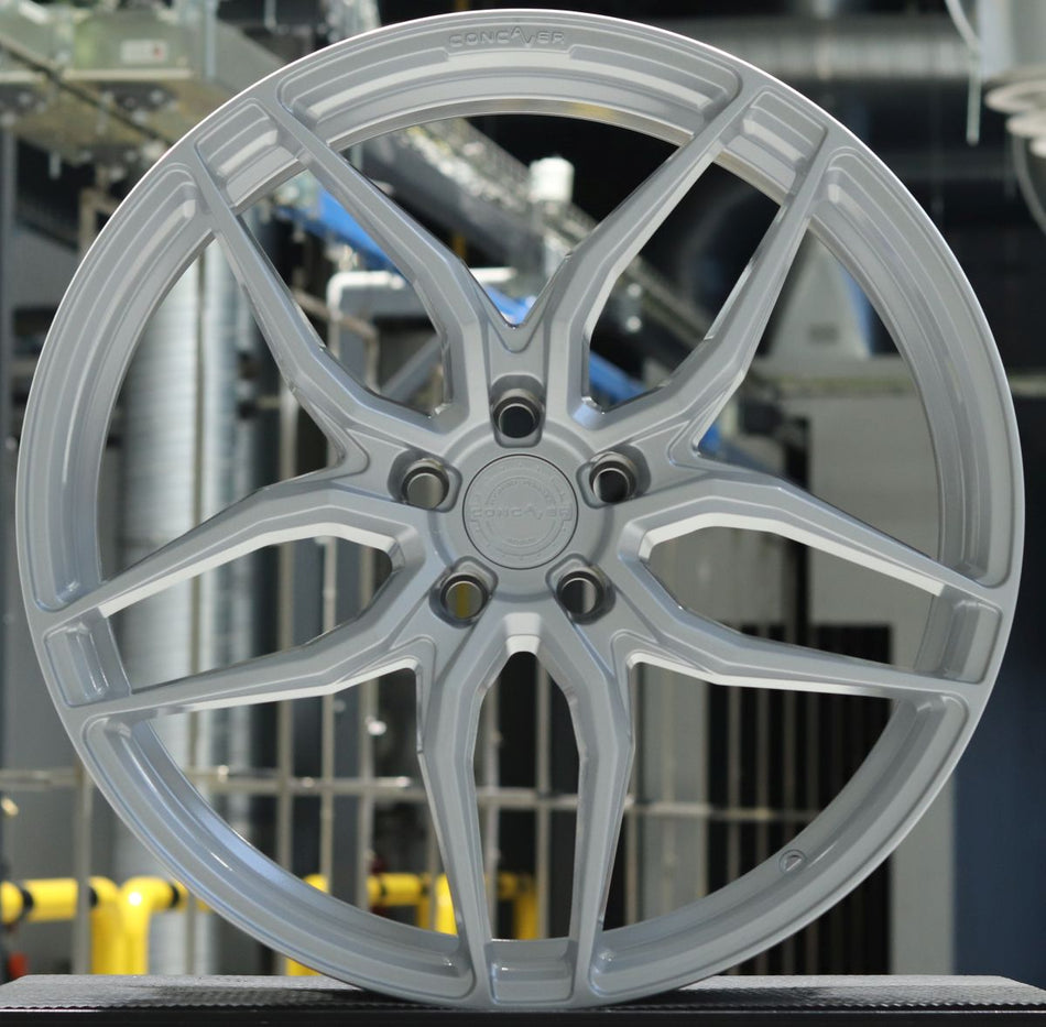 Japan Racing JR Wheels Showroom 22x9 ET  Silver