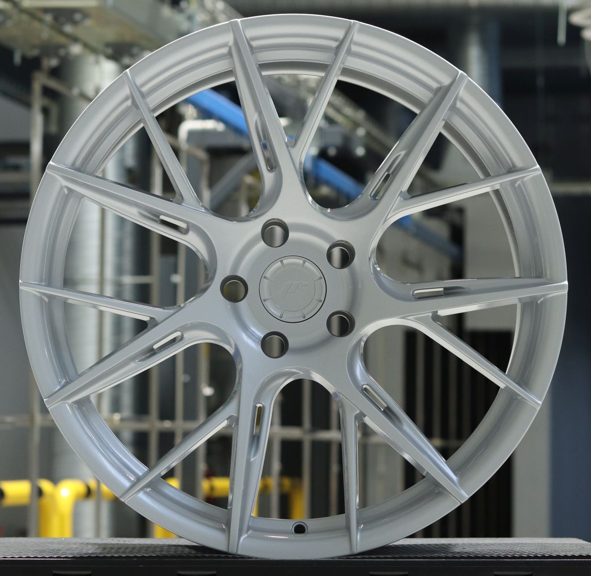 Japan Racing JR Wheels Showroom 20x10.5 ET  Silver
