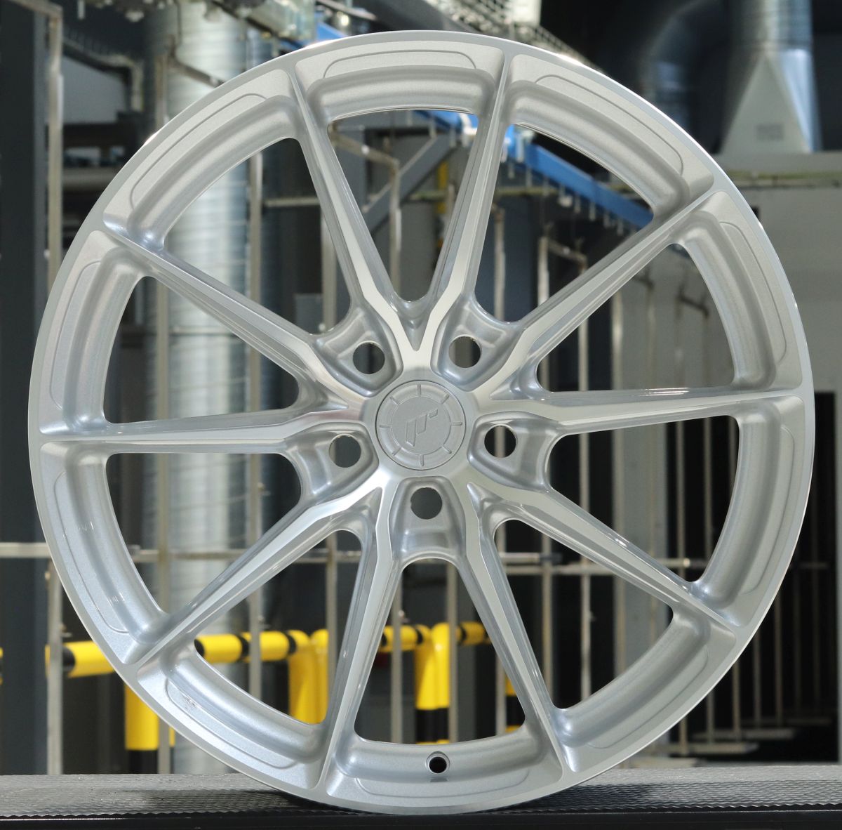 Japan Racing JR Wheels Showroom 19x9.5 ET  Silver