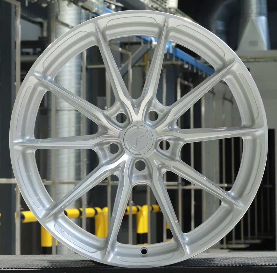 Japan Racing JR Wheels Showroom 19x9.5 ET  Silver