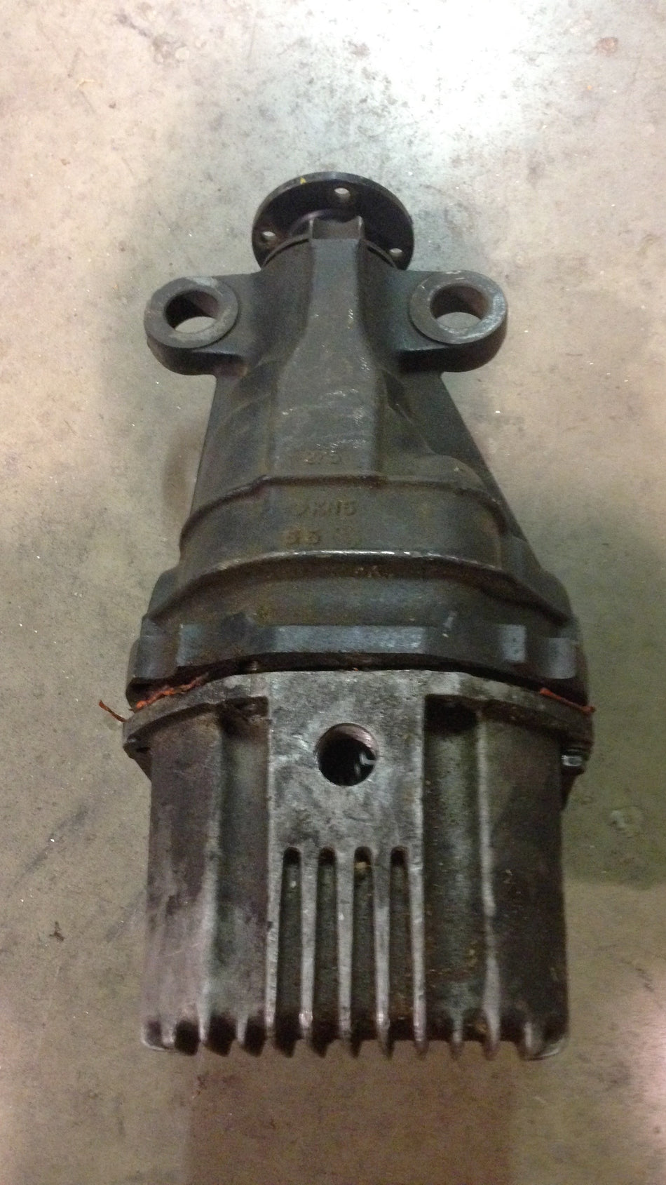 NISSAN R200 DIFFERENTIAL HOUSING WITH 4.08 FINAL DRIVE