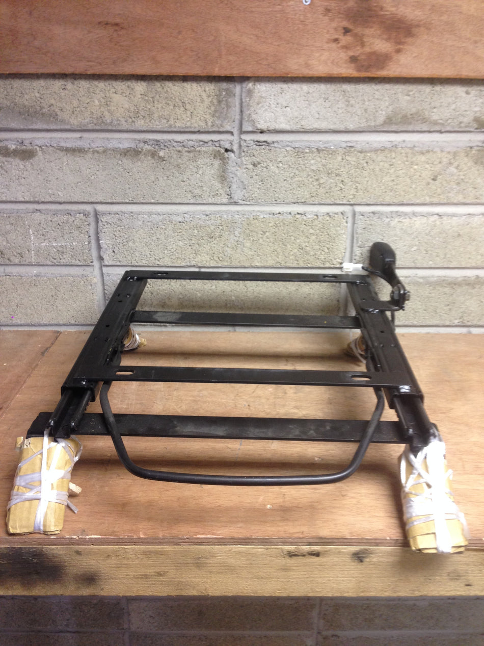 TOYOTA ALTEZZA/IS200 BOTTOM MOUNT RAIL RIGHT SIDE