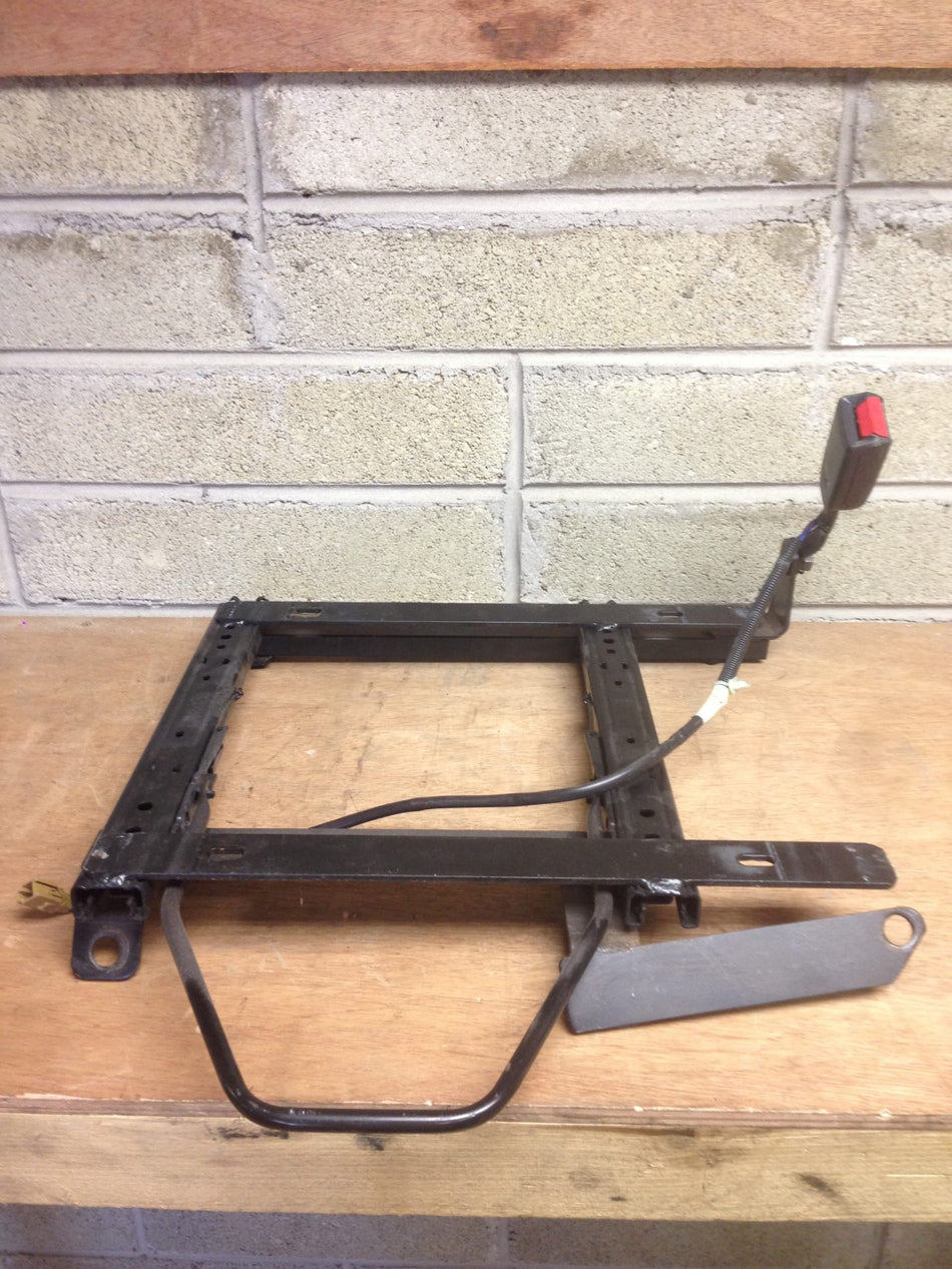 NISSAN SILVIA/180SX BOTTOM MOUNT RAIL RIGHT SIDE ERGO/BRIX 2