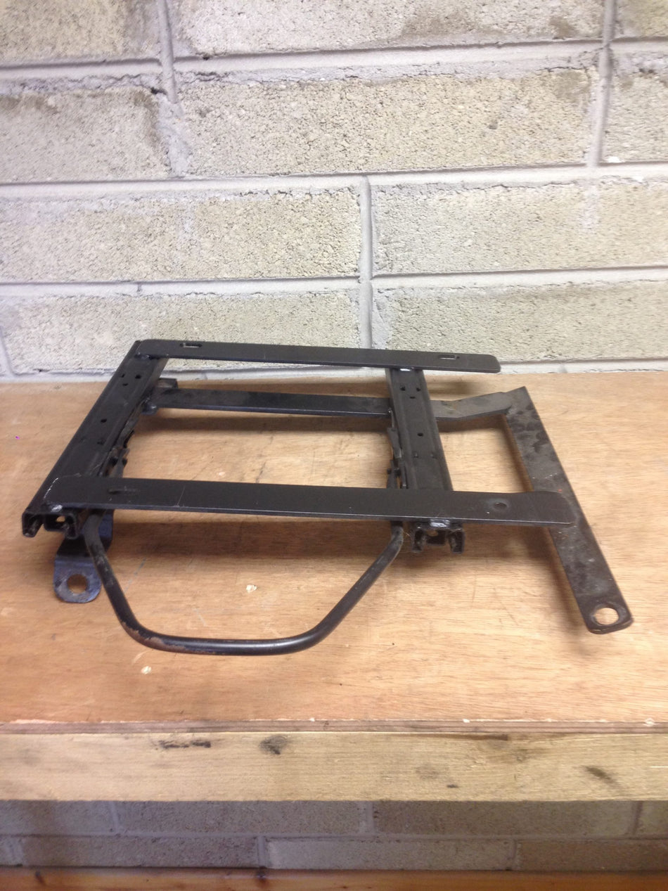 MAZDA RX-7 FD3S BRIDE BOTTOM MOUNT RAIL RIGHT SIDE