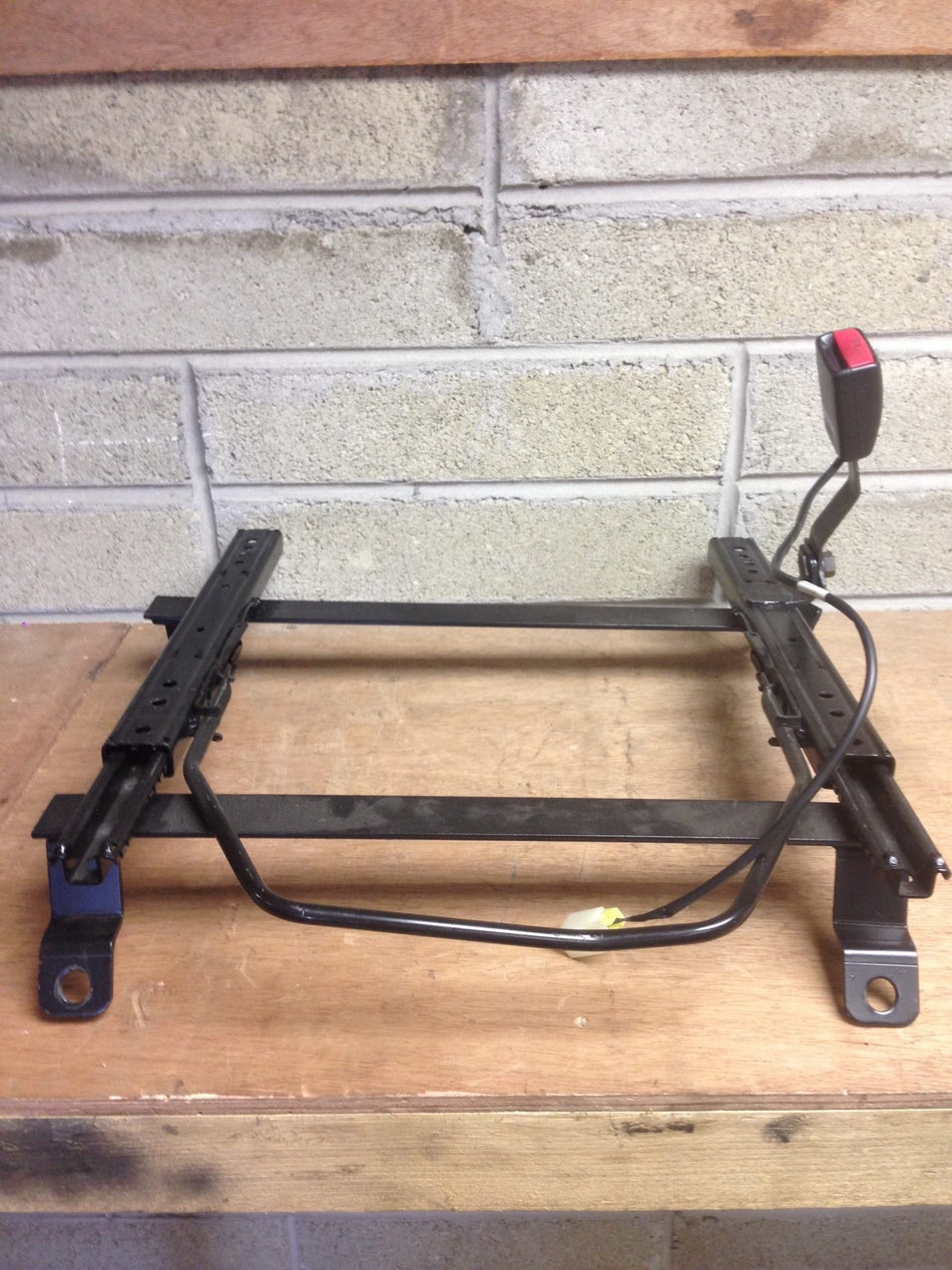 SUBARU IMPREZA GD BRIDE BOTTOM MOUNT RAIL RIGHT SIDE