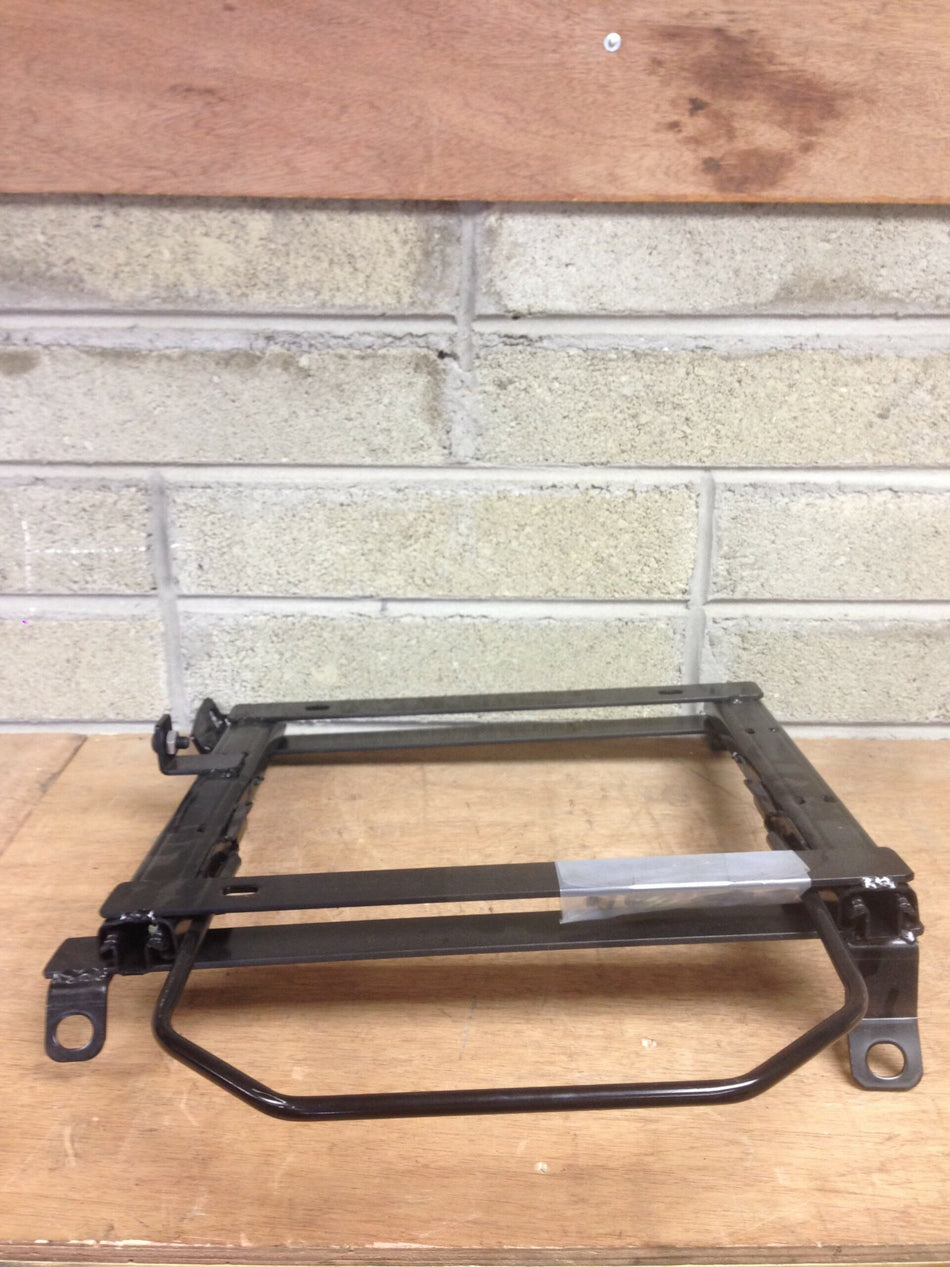 NISSAN SKYLINE R32/33/34 BOTTOM MOUNT RAIL LEFT SIDE