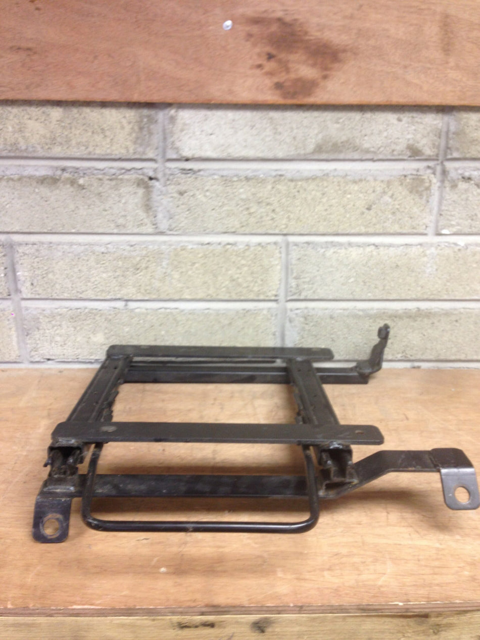 NISSAN SKYLINE R32/33/34 BOTTOM MOUNT RAIL LEFT SIDE