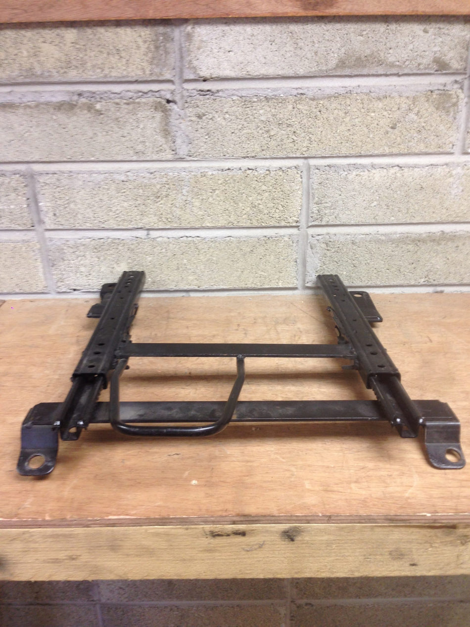 HONDA S2000 BRIDE BOTTOM MOUNT RAIL RIGHT SIDE