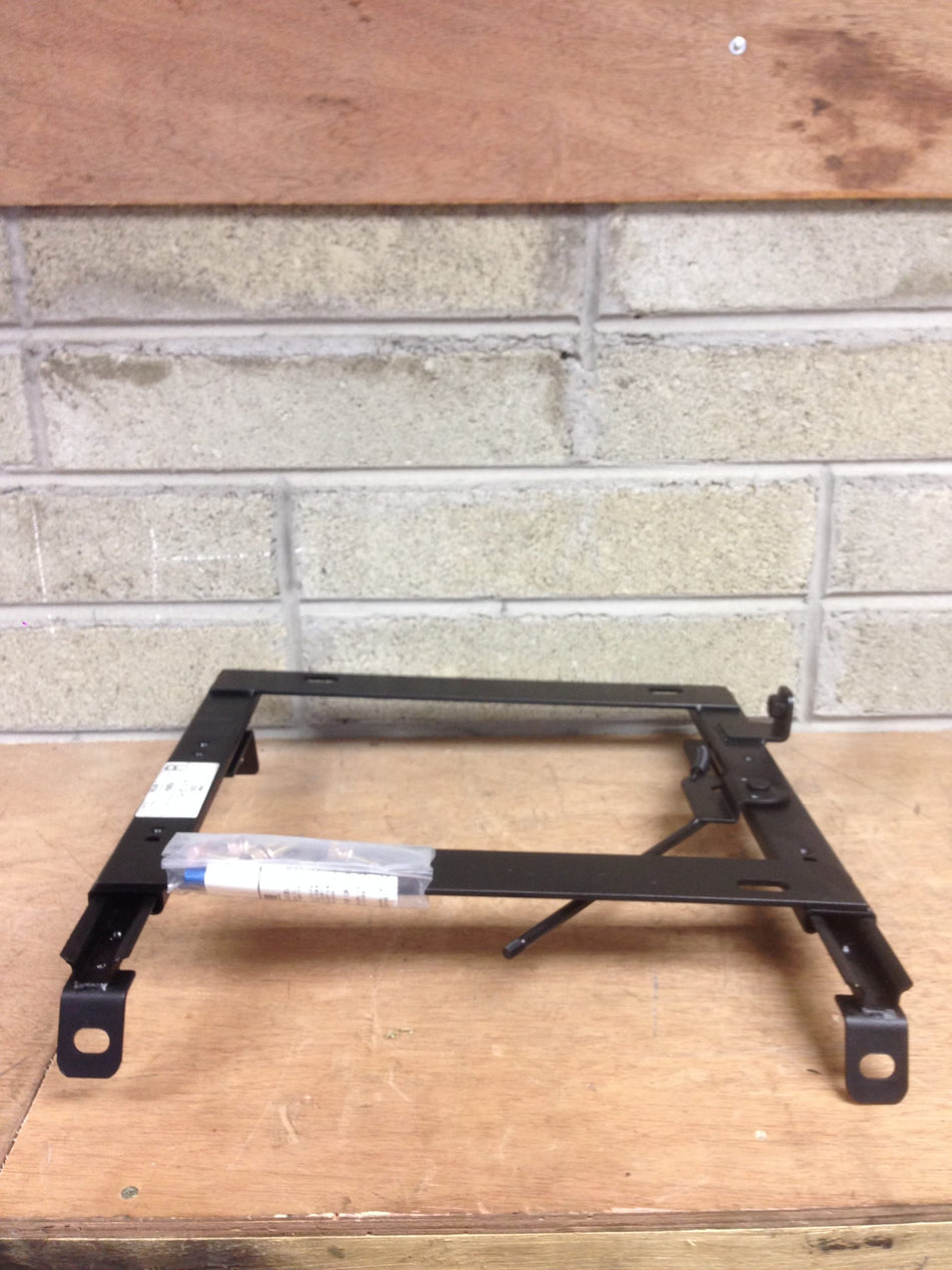 NEW HONDA CIVIC EK 4WD EK5 SEAT RAIL, RHS BOTTOM MOUNT, BRIDE