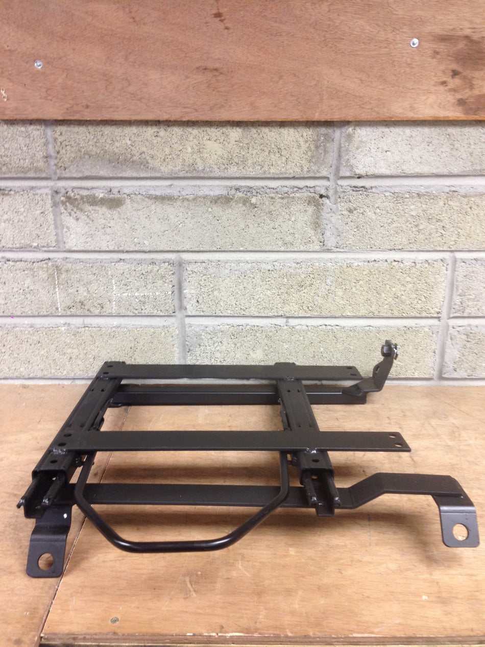 NISSAN SILVIA/180SX BOTTOM MOUNT RAIL RIGHT SIDE ERGO/BRIX 2