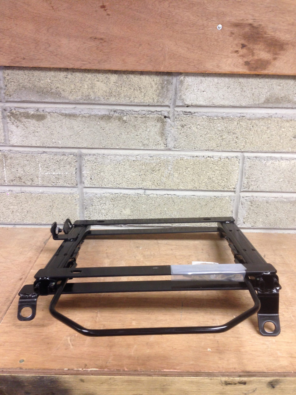 NISSAN SILVIA/180SX BOTTOM MOUNT RAIL LEFT SIDE ERGO/BRIX 2