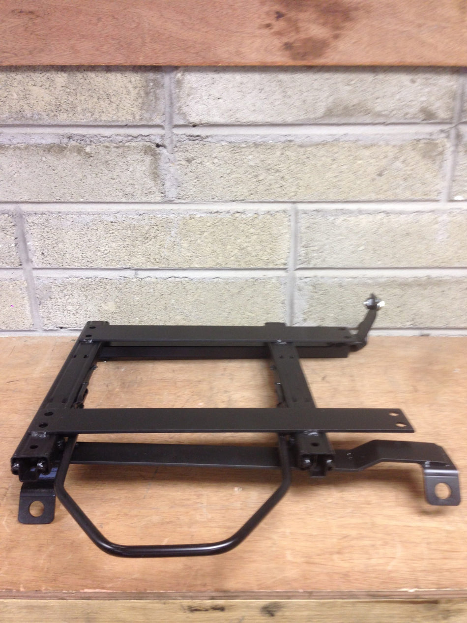 NISSAN SKYLINE R32/33/34 BOTTOM MOUNT RAIL RIGHT SIDE