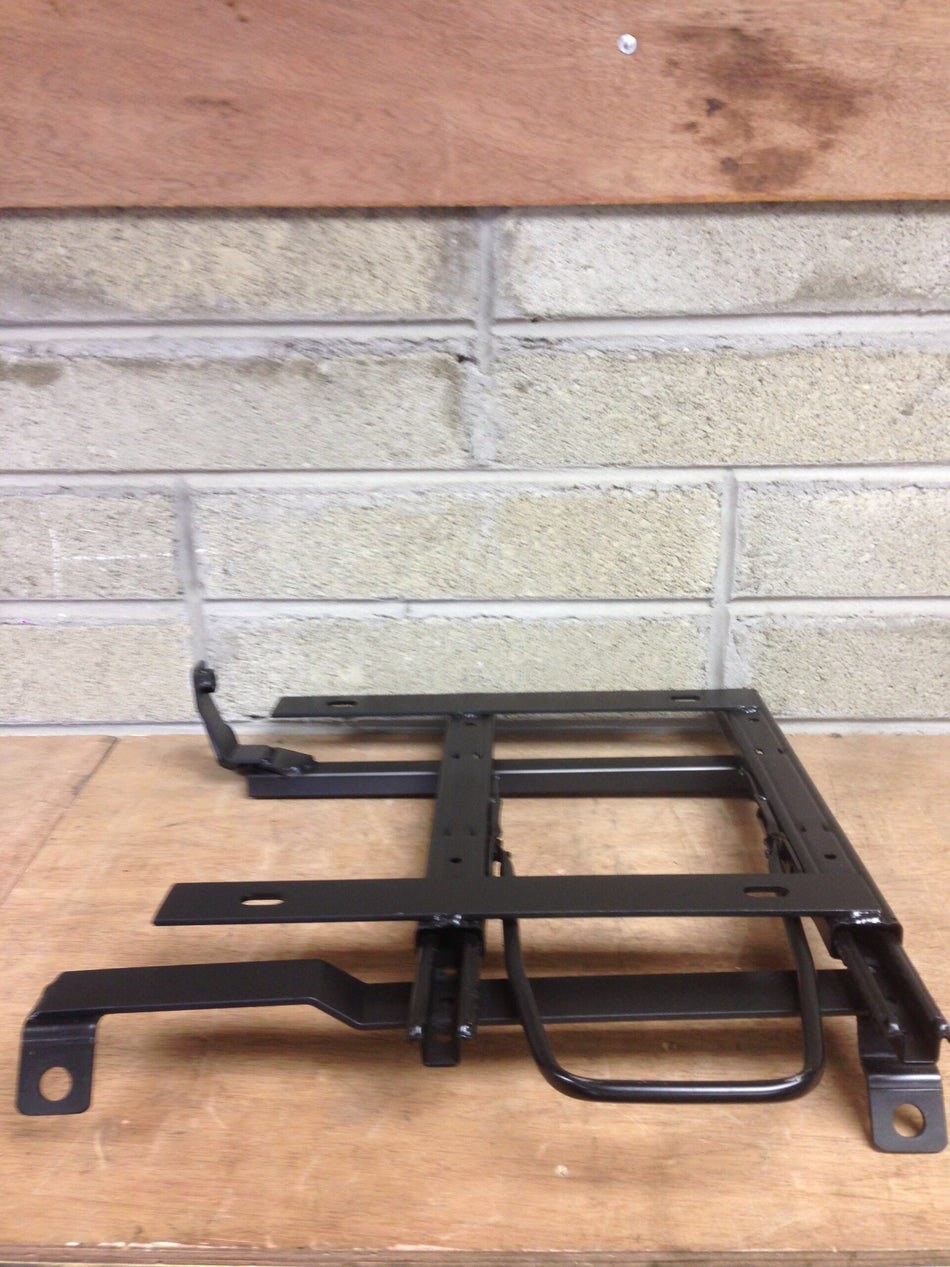 NISSAN SKYLINE R32/33/R34 BOTTOM MOUNT RAIL LEFT SIDE