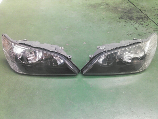 TOYOTA ALTEZZA BLACK HOUSING HEADLIGHTS SXE10