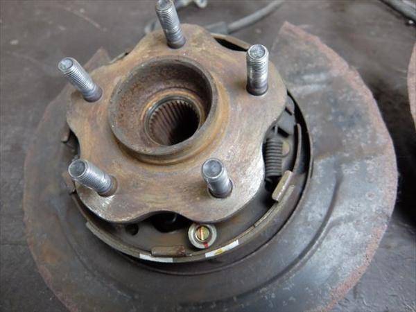 NISSAN SKYLINE R32 GTR REAR HUBS