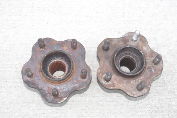 NISSAN SKYLINE R32 GTR REAR HUBS