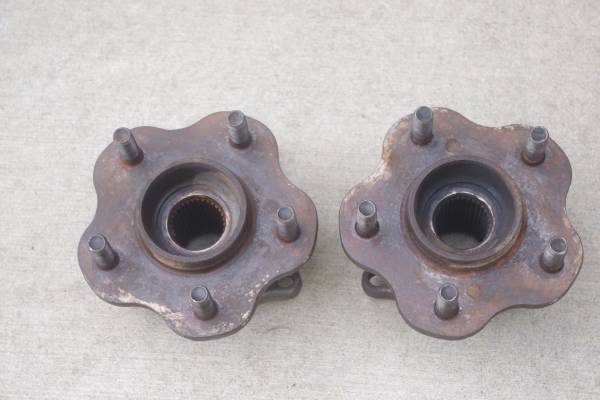 NISSAN SKYLINE R32 GTR REAR HUBS