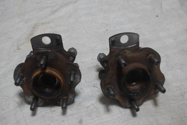 NISSAN SKYLINE R32 GTR REAR HUBS