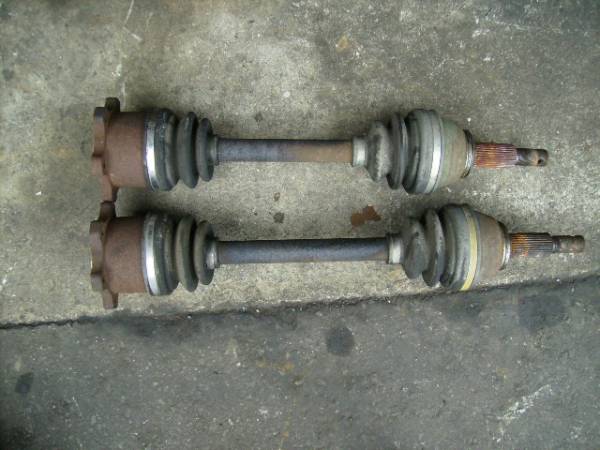 R32 SKYLINE GTR REAR DRIVESHAFT AXLE PAIR