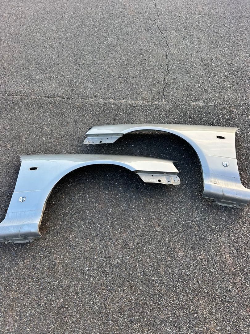NISSAN SKYLINE R34 GTT ER34 4DR GENUINE OEM FRONT FENDERS WINGS PAIR