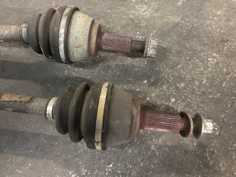 NISSAN SKYLINE R32 R33 GTR REAR DRIVESHAFT AXLE PAIR