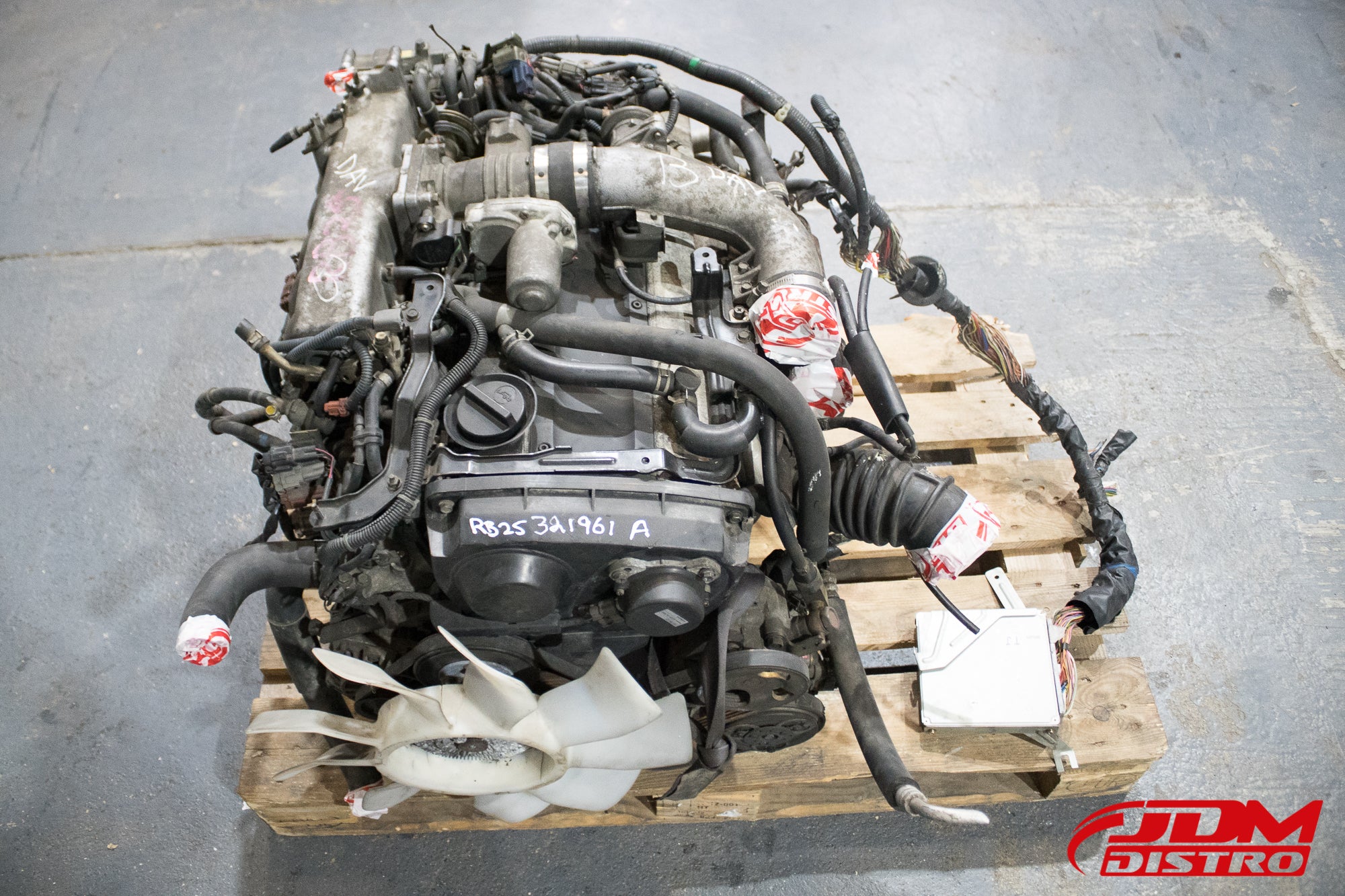 nissan-skyline-r34-gtt-laurel-