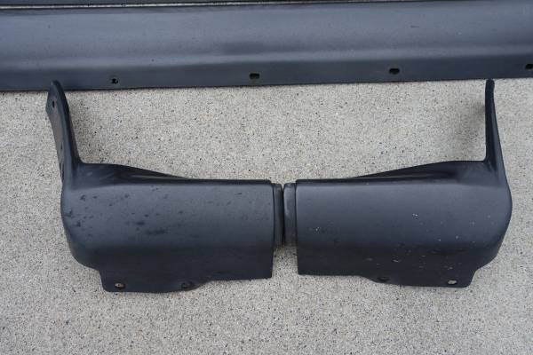 NISSAN SKYLINE R32 GTR OEM SIDE SKIRTS