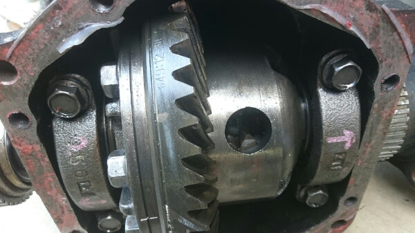 NISSAN SKYLINE R32 GTR - OEM LSD DIFF