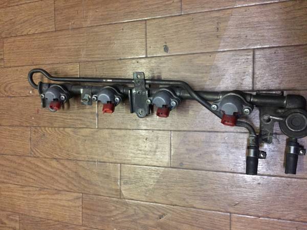 SARD 850CC SR20DET INJECTORS & FUEL RAIL
