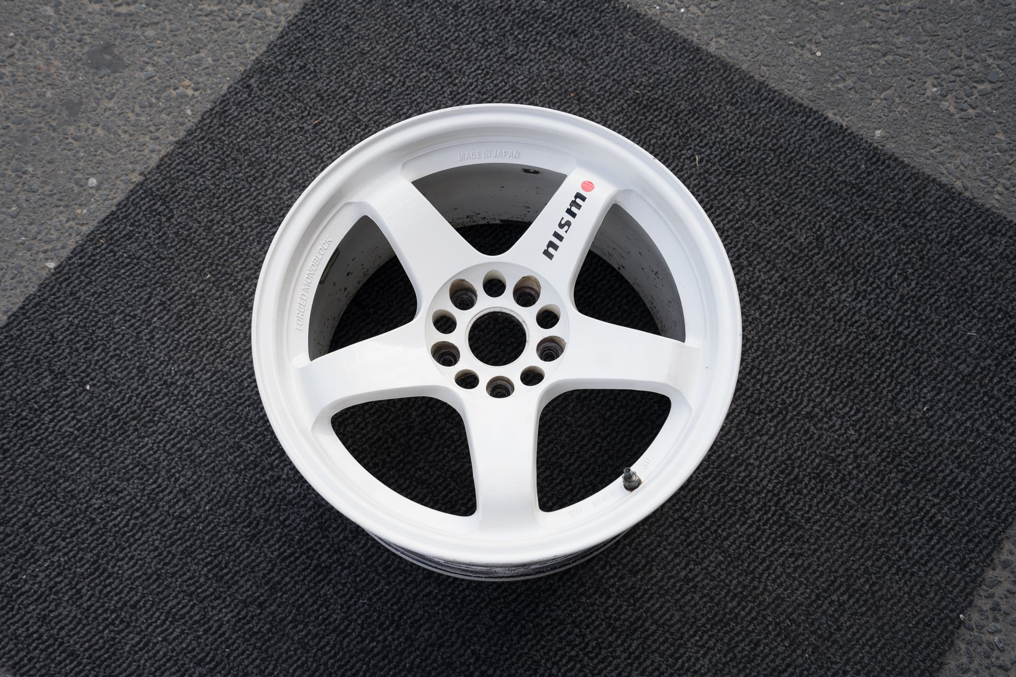 NISMO LM GT4 17/9J/22 / AD09 NEOVA 255 NISMO LM GT4 0 x Performance