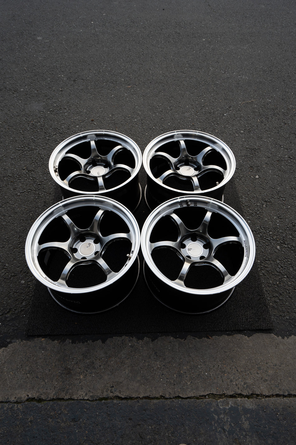 YOKOHAMA ADVAN RACING RG-D2