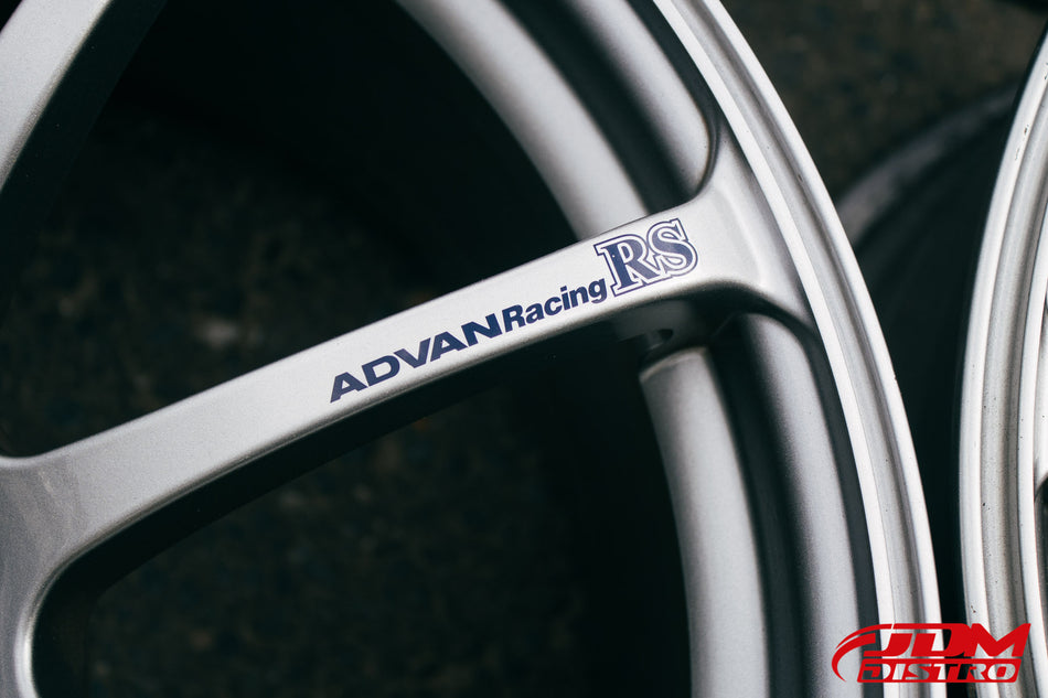 ADVAN RACING RS
