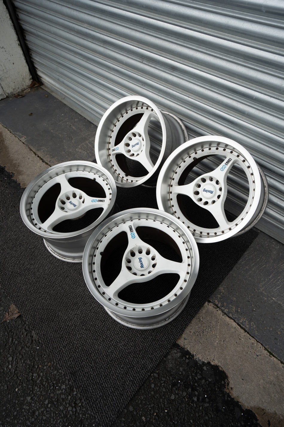 ENKEI RACING RS-3 GTR