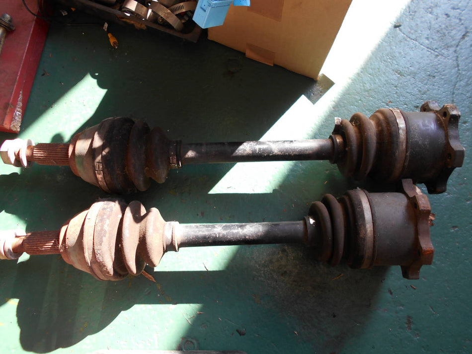 NISSAN SKYLINE R32 R33 GTR REAR DRIVESHAFT AXLE PAIR