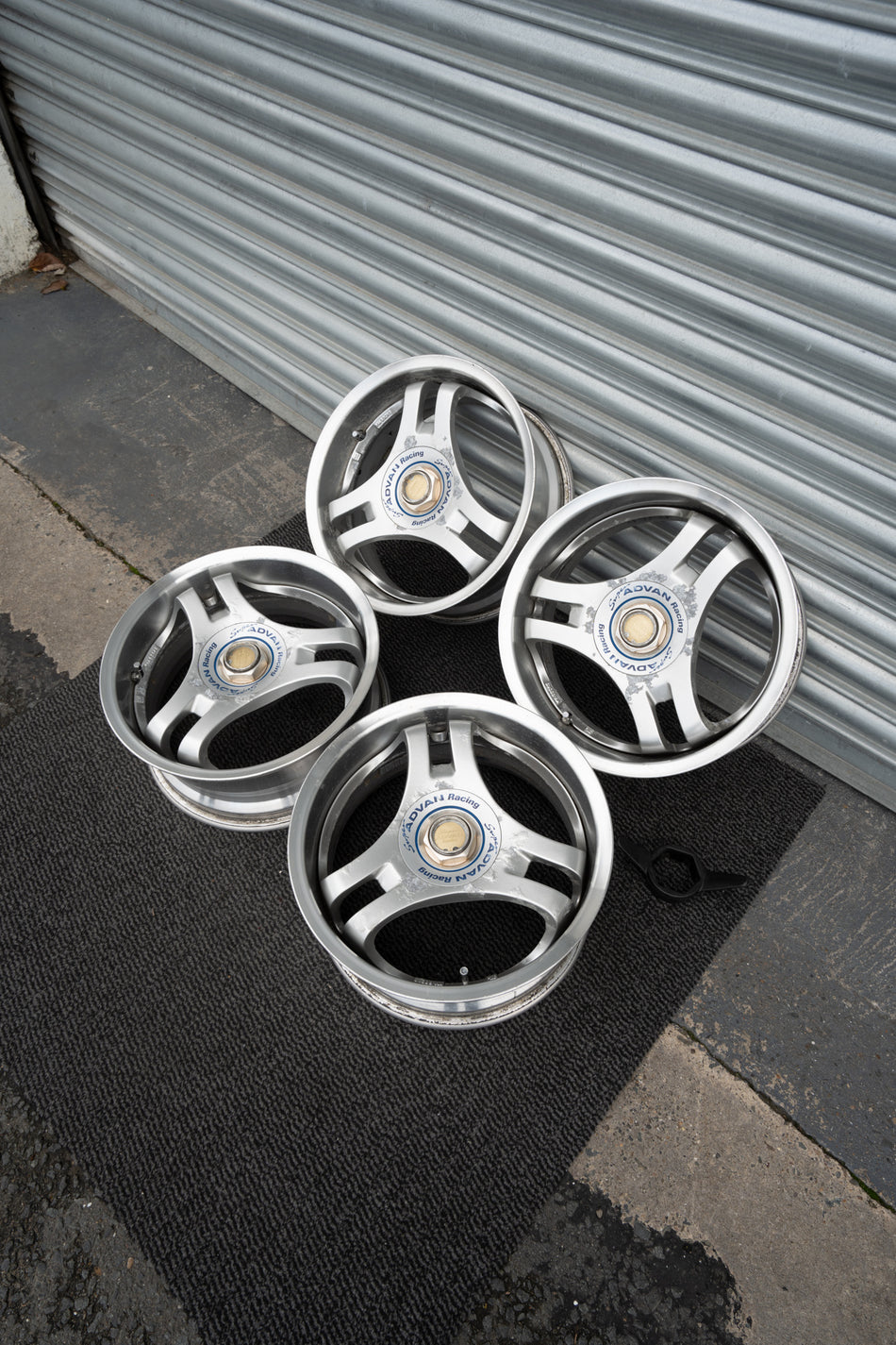 YOKOHAMA SUPER ADVAN RACING SA3R