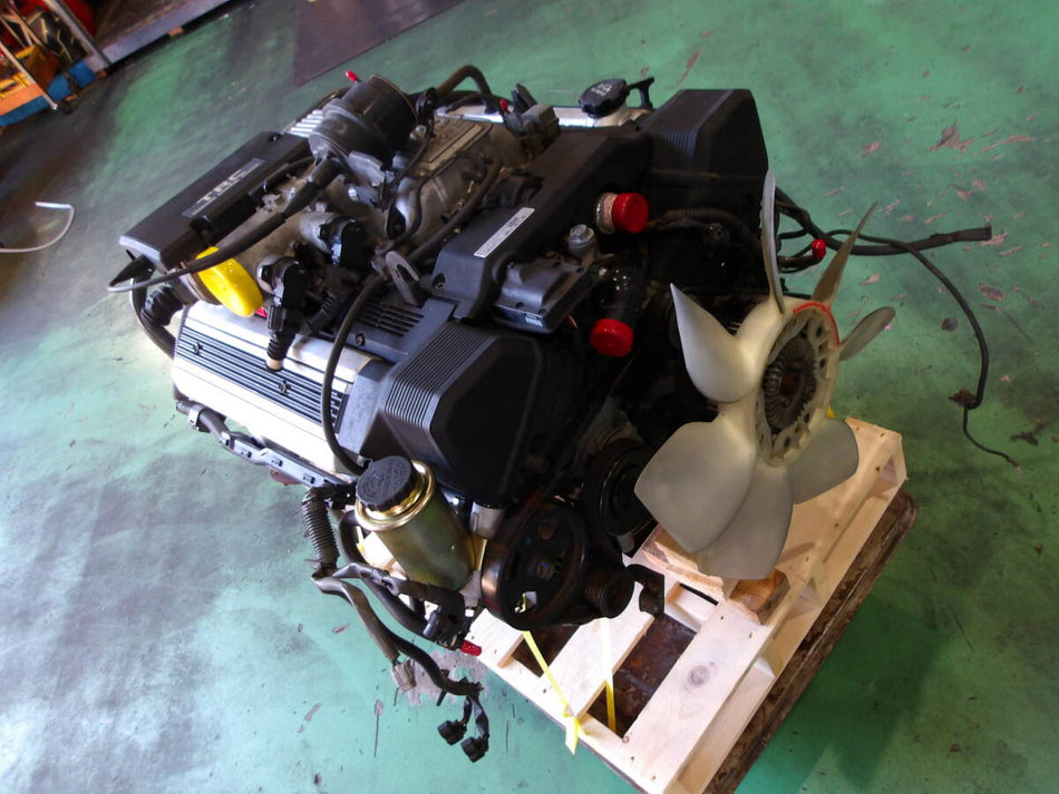 TOYOTA CROWN UZS131 1UZ-FE NON-VVTI V8 ENGINE