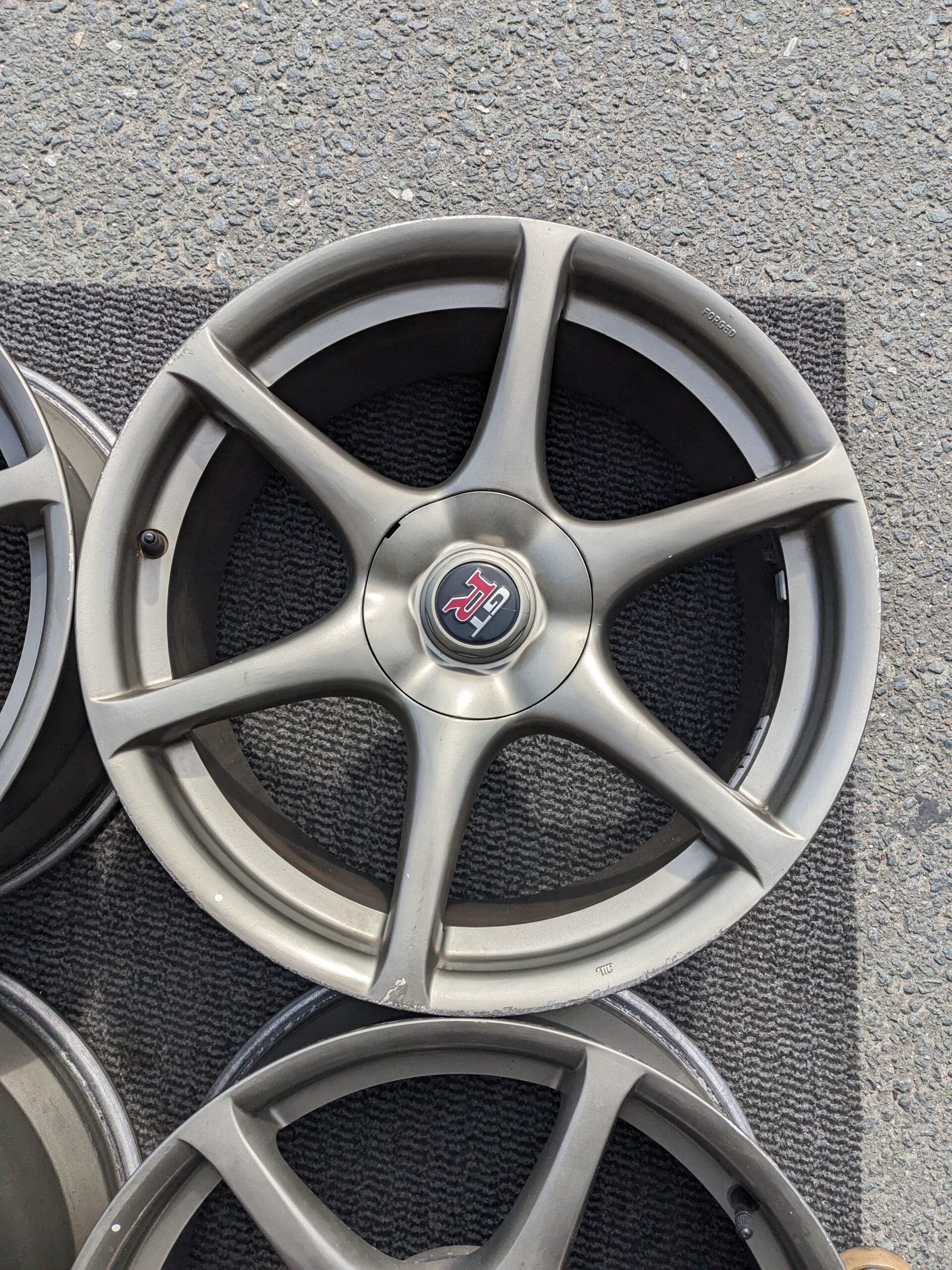NISSAN R34 SKYLINE GTR BNR34 GENUINE OEM FORGED WHEELS WITH CAPS