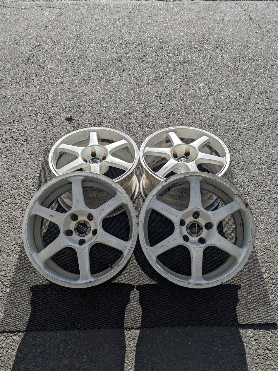 YOKOHAMA ADVAN AVS MODEL 6